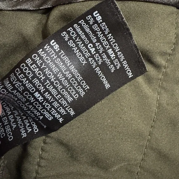 WHBM Jolie Straight Luxe Stretch Pants Size 8 Olive Green Gold Button Sailor - Picture 9 of 16